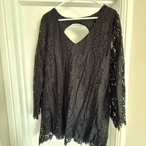 Black Lace Long-Sleeve Tunic with Keyhole Back